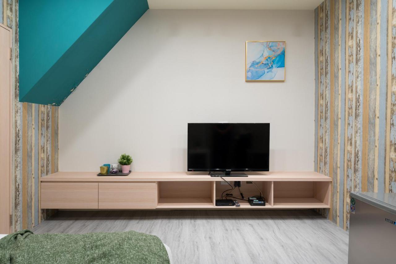 Reise Guesthouse 喜遊旅宿 ゲストハウス 旅マニア Tainan Dış mekan fotoğraf
