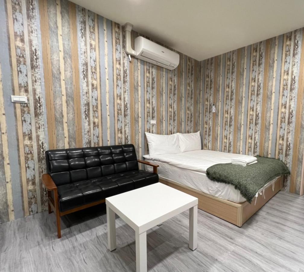 Reise Guesthouse 喜遊旅宿 ゲストハウス 旅マニア Tainan Dış mekan fotoğraf